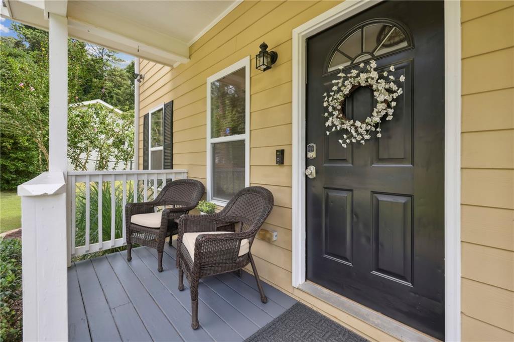 1558 Mary George Avenue NW