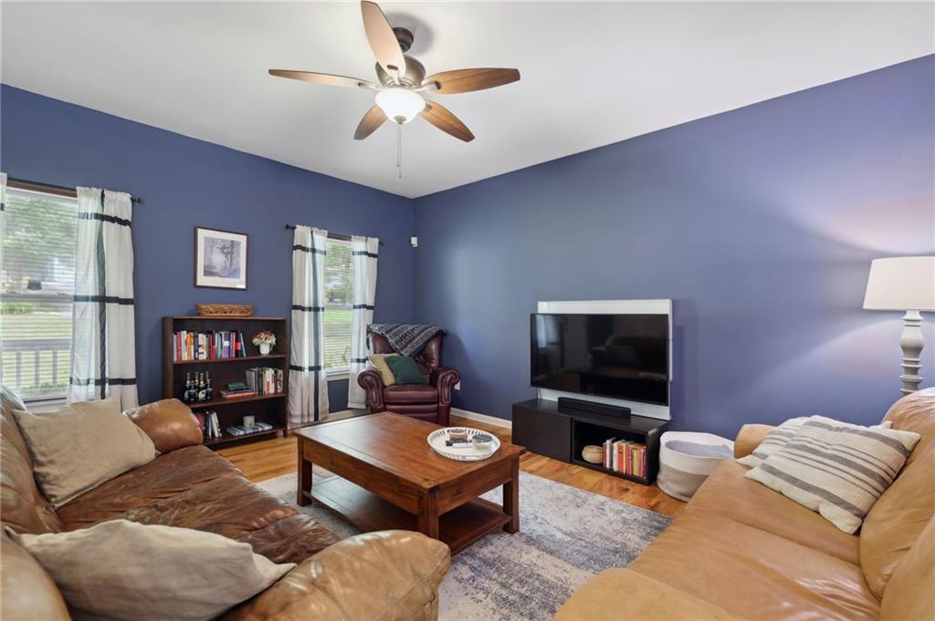 1558 Mary George Avenue NW