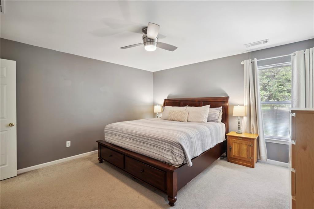 1558 Mary George Avenue NW