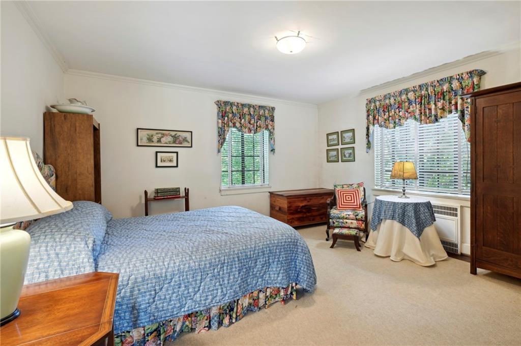 2581 Woodward Way NW