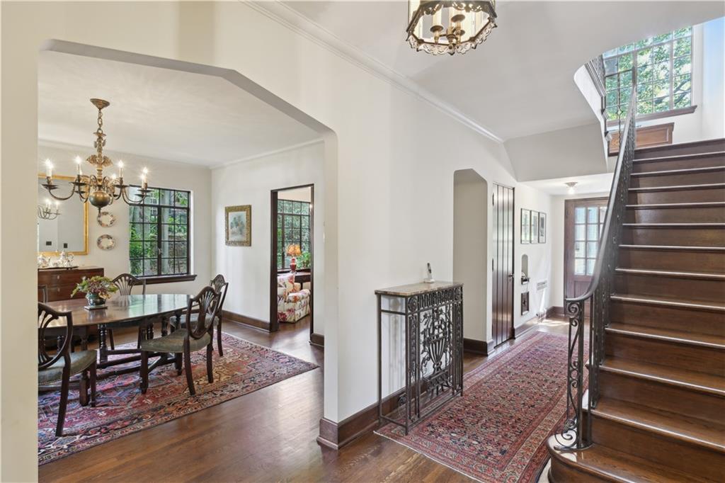 2581 Woodward Way NW