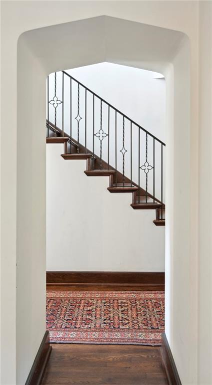 2581 Woodward Way NW