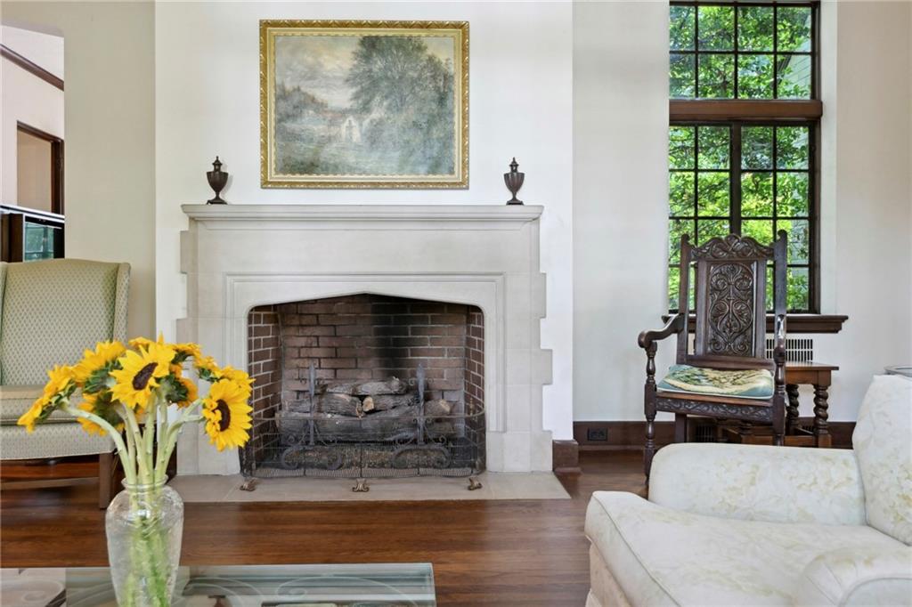 2581 Woodward Way NW