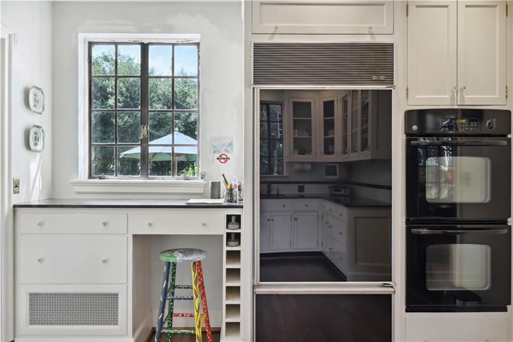 2581 Woodward Way NW