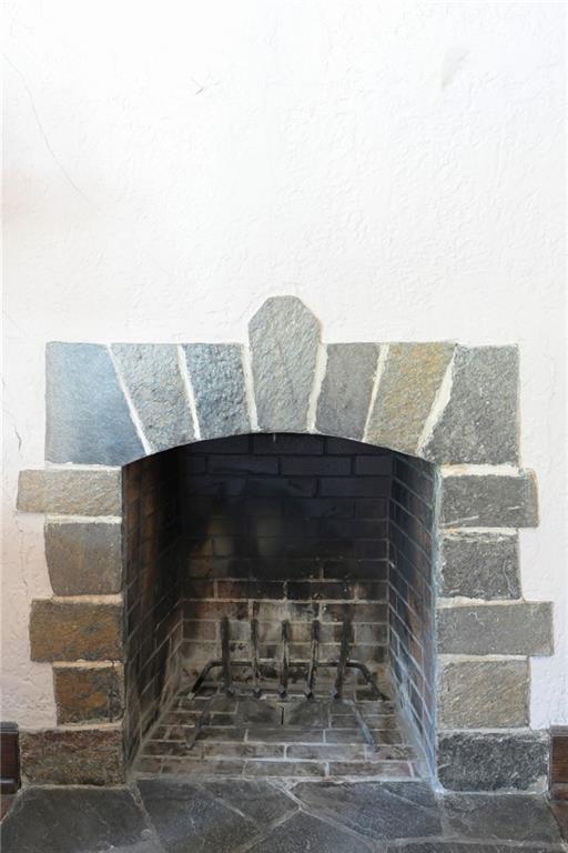 2581 Woodward Way NW