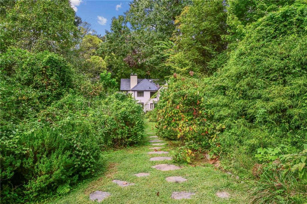 2581 Woodward Way NW