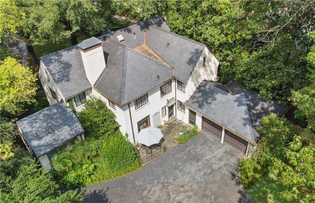 2581 Woodward Way NW