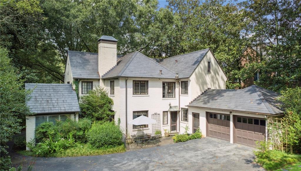 2581 Woodward Way NW