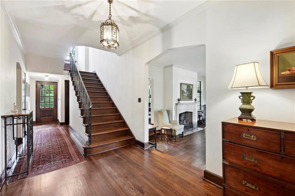 2581 Woodward Way NW