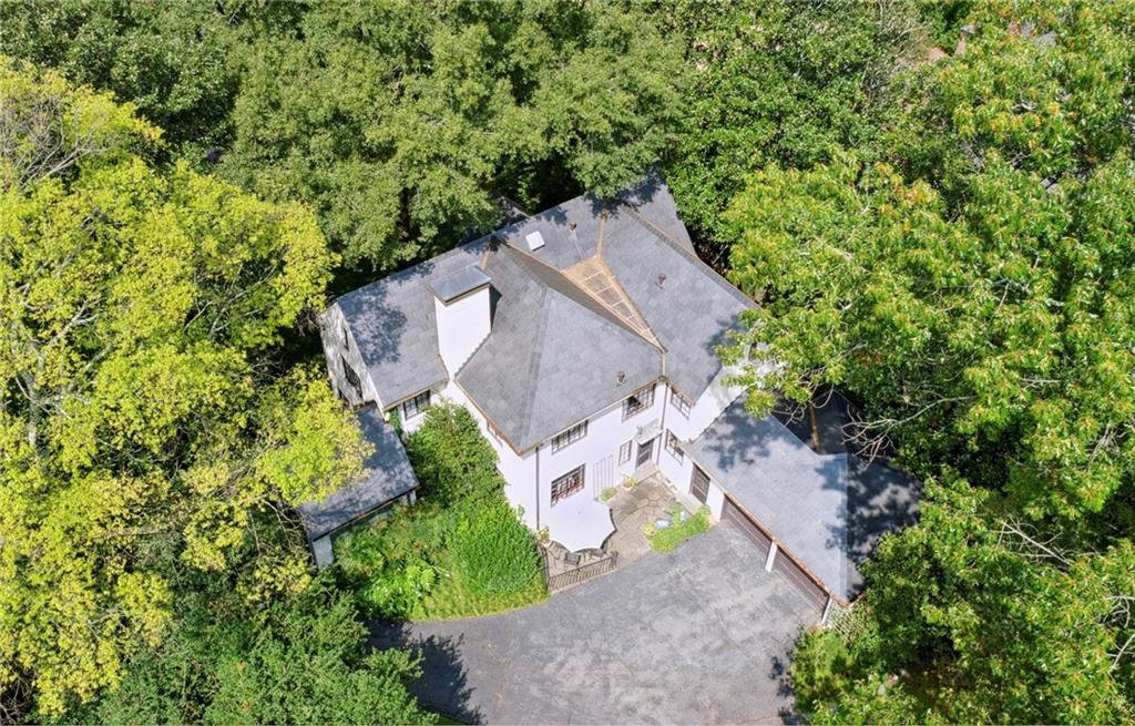 2581 Woodward Way NW