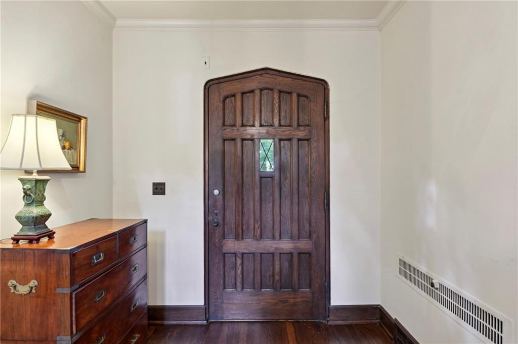 2581 Woodward Way NW