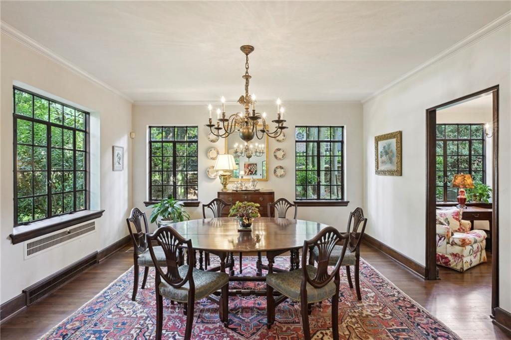 2581 Woodward Way NW