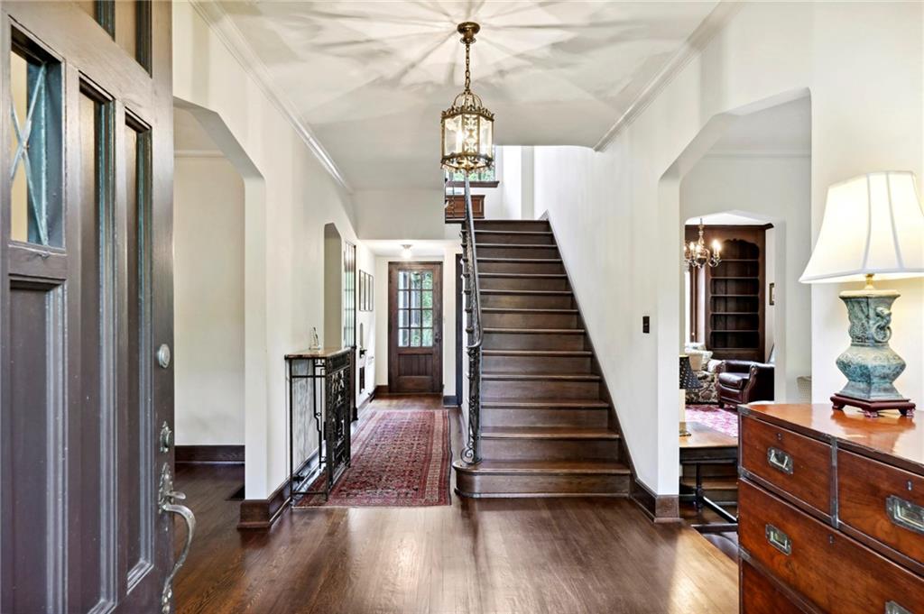 2581 Woodward Way NW