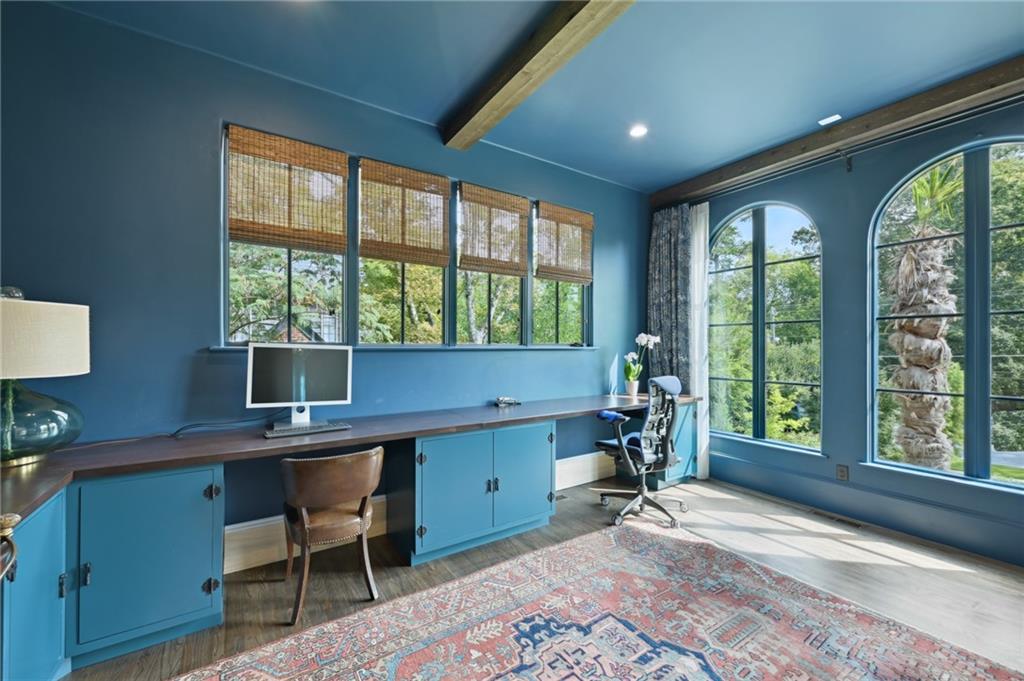 8 Brookhaven Drive NE