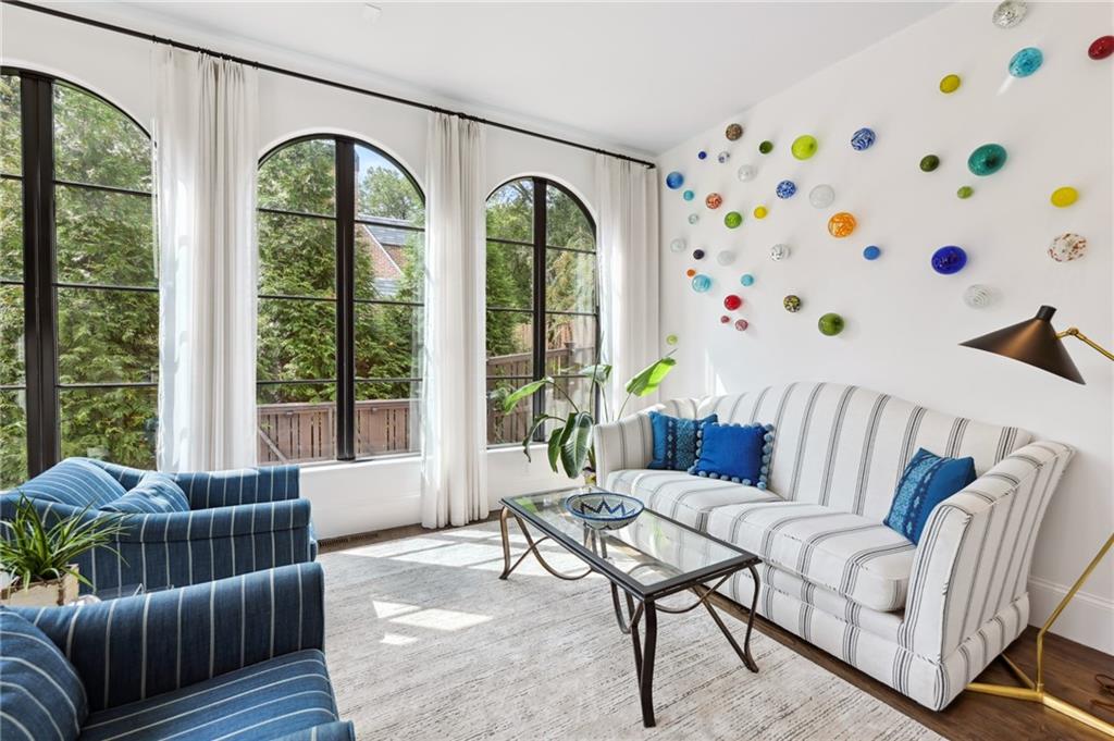 8 Brookhaven Drive NE