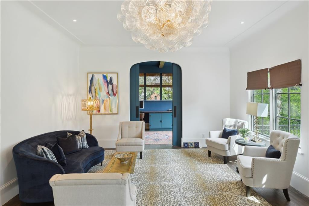 8 Brookhaven Drive NE