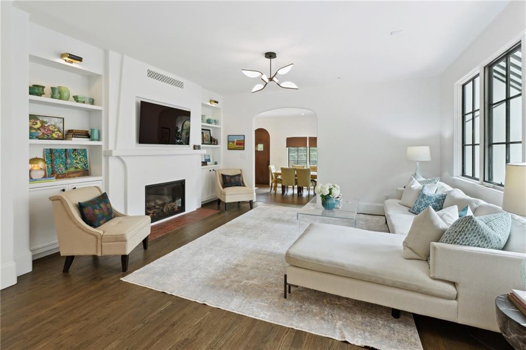 8 Brookhaven Drive NE