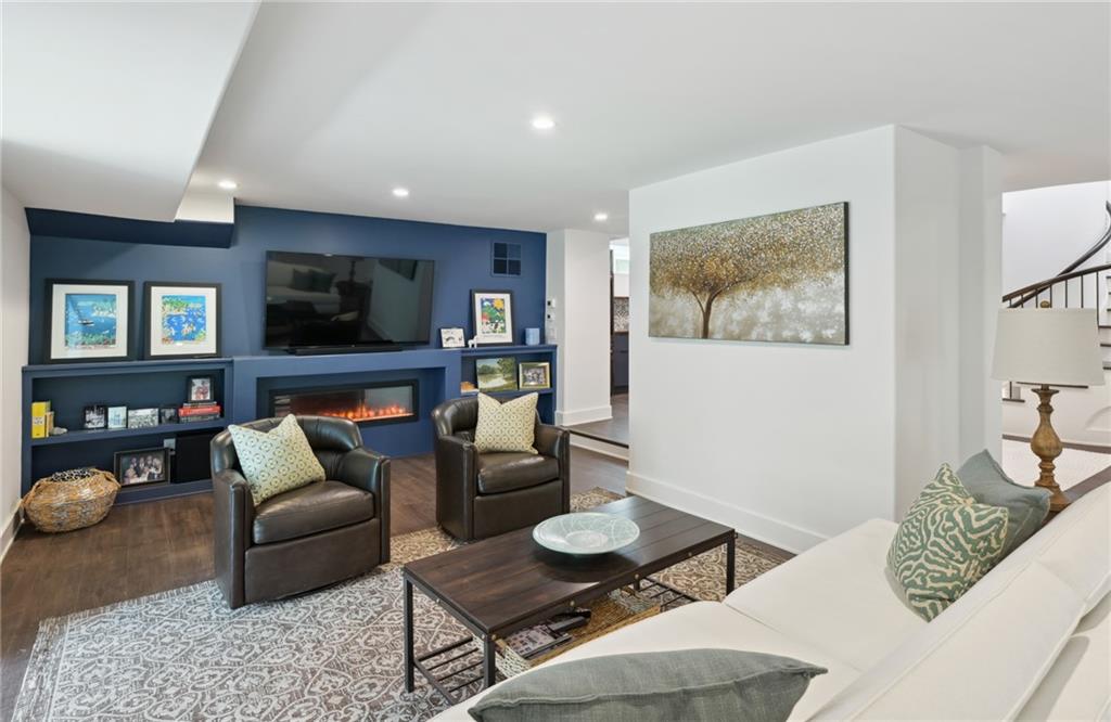 8 Brookhaven Drive NE