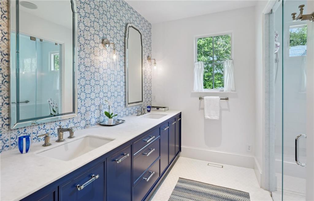 8 Brookhaven Drive NE