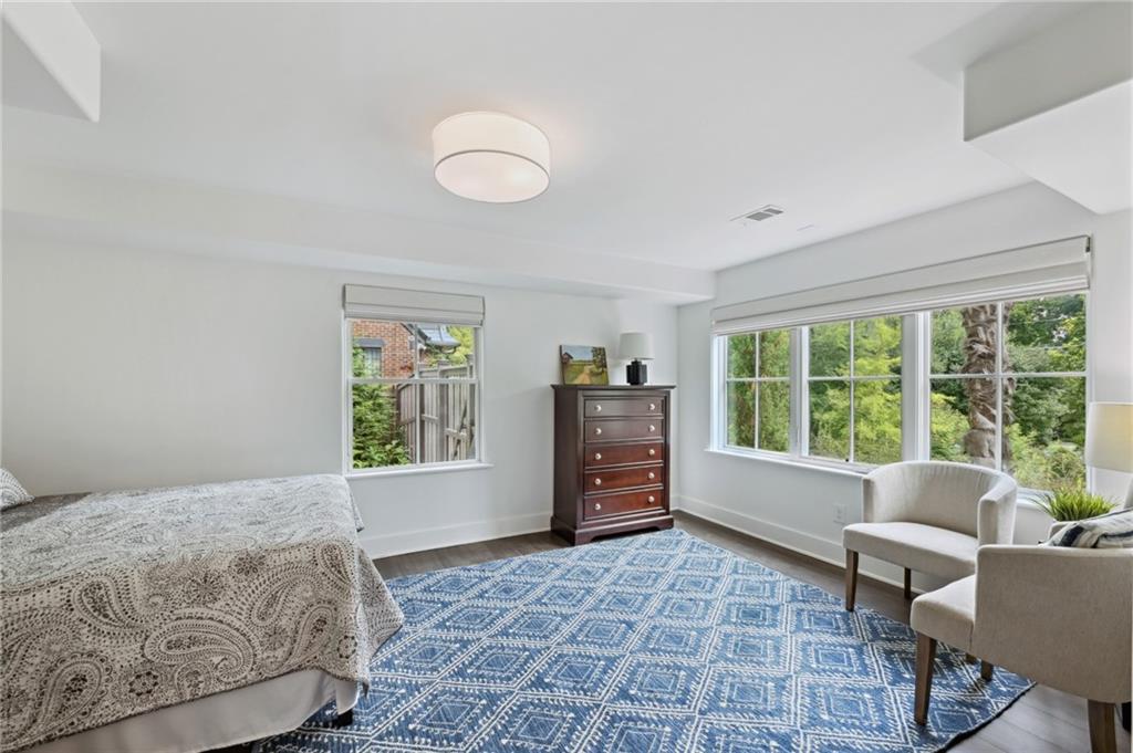 8 Brookhaven Drive NE