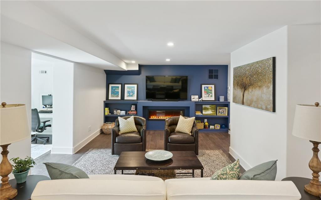 8 Brookhaven Drive NE