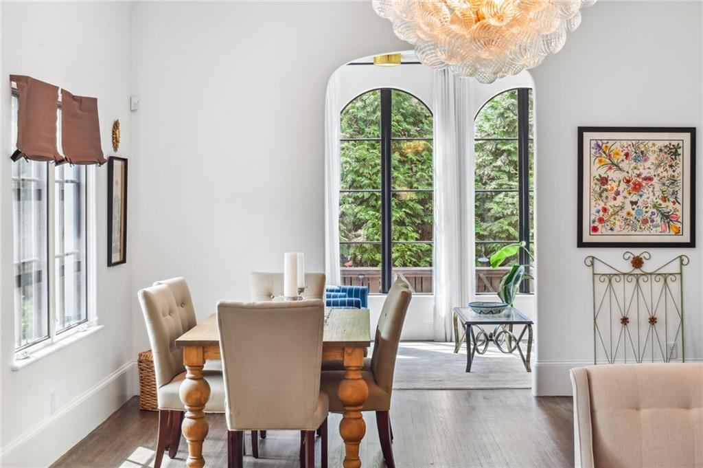 8 Brookhaven Drive NE