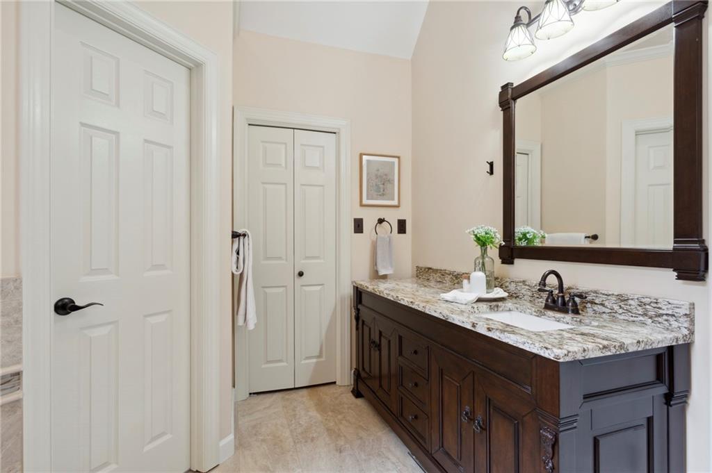 3304 Greencastle Chase NE