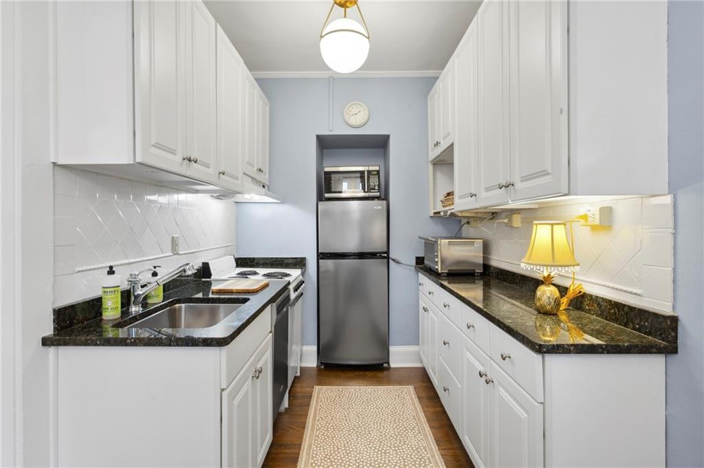 70 Sheridan Drive Unit 8