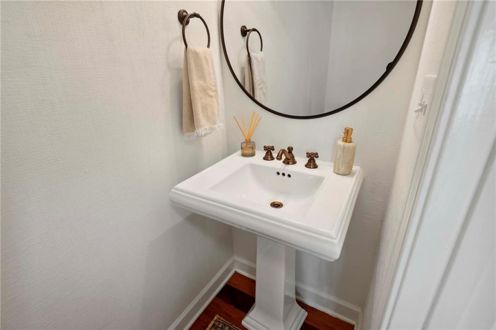 2520 Kingsglen Court