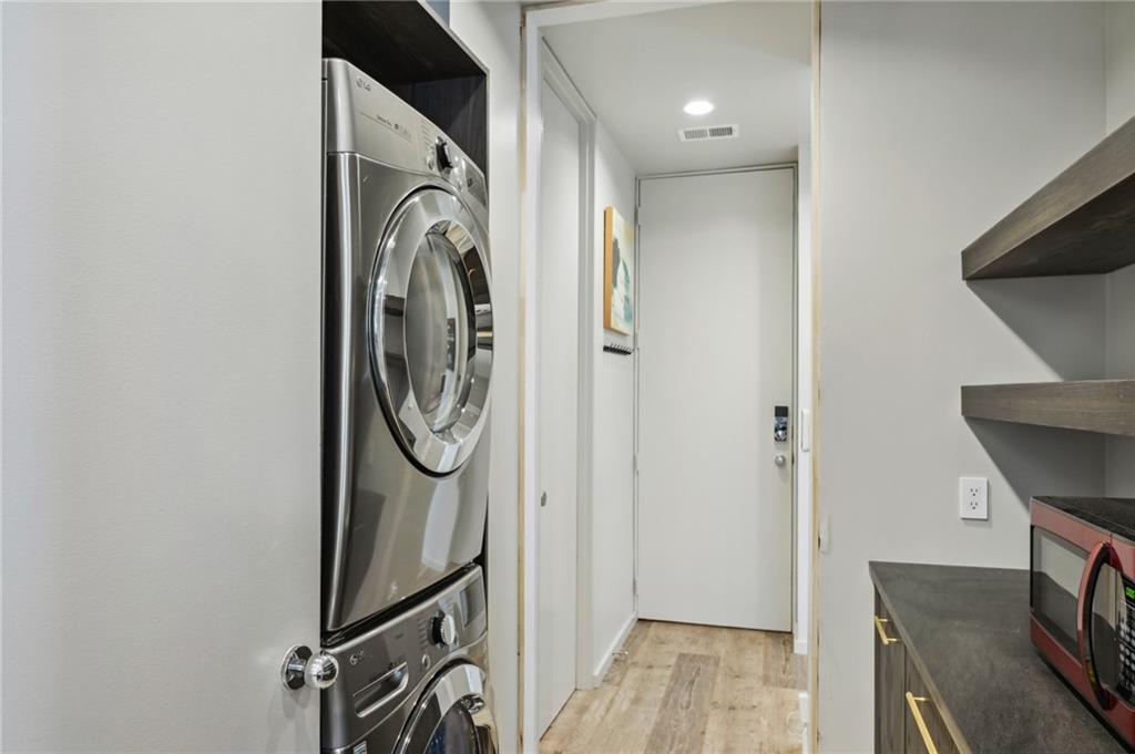 2605 Brookwood Drive NE