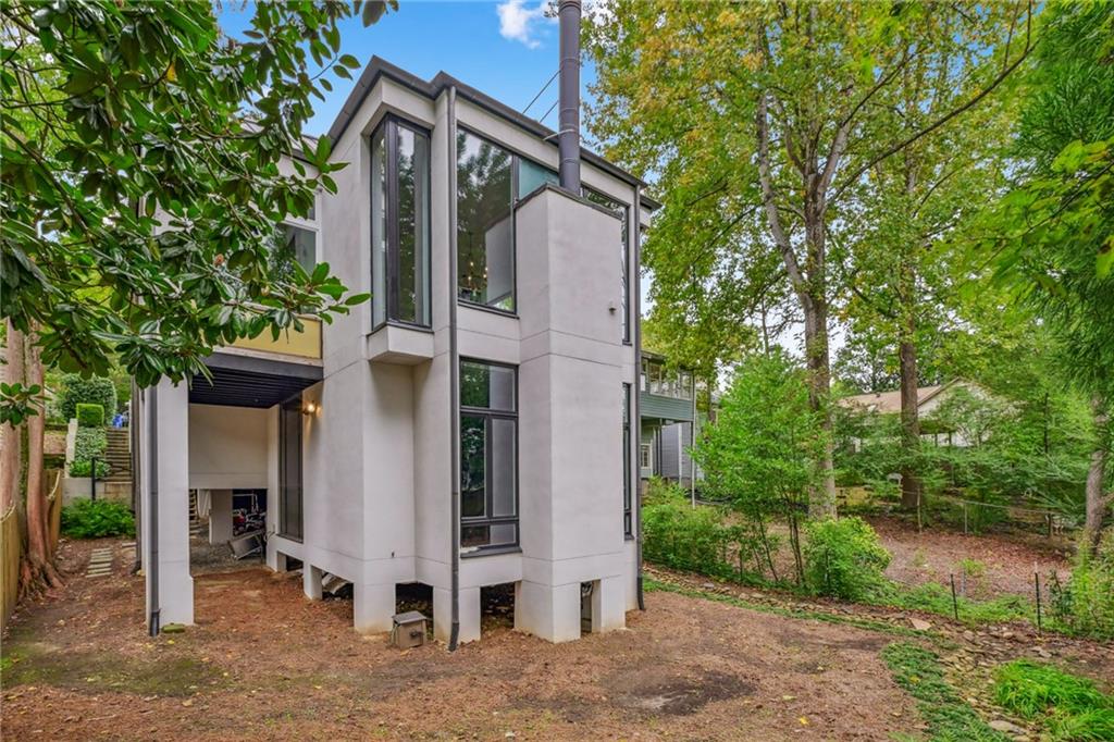 2605 Brookwood Drive NE