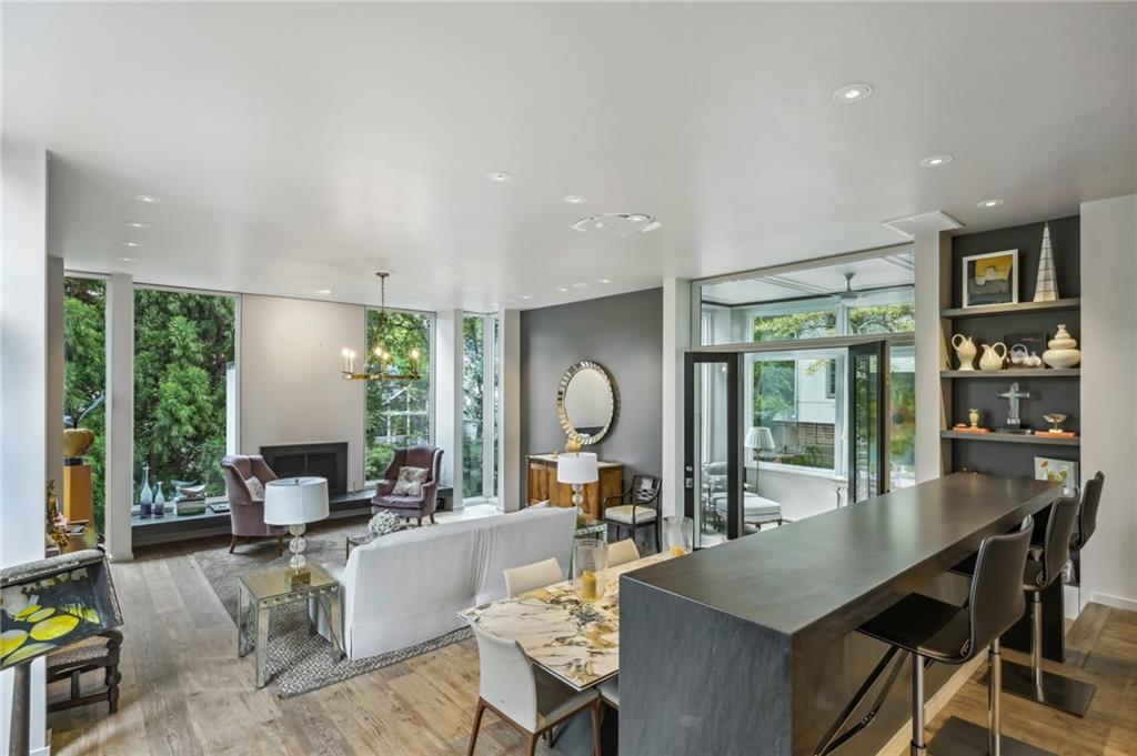 2605 Brookwood Drive NE