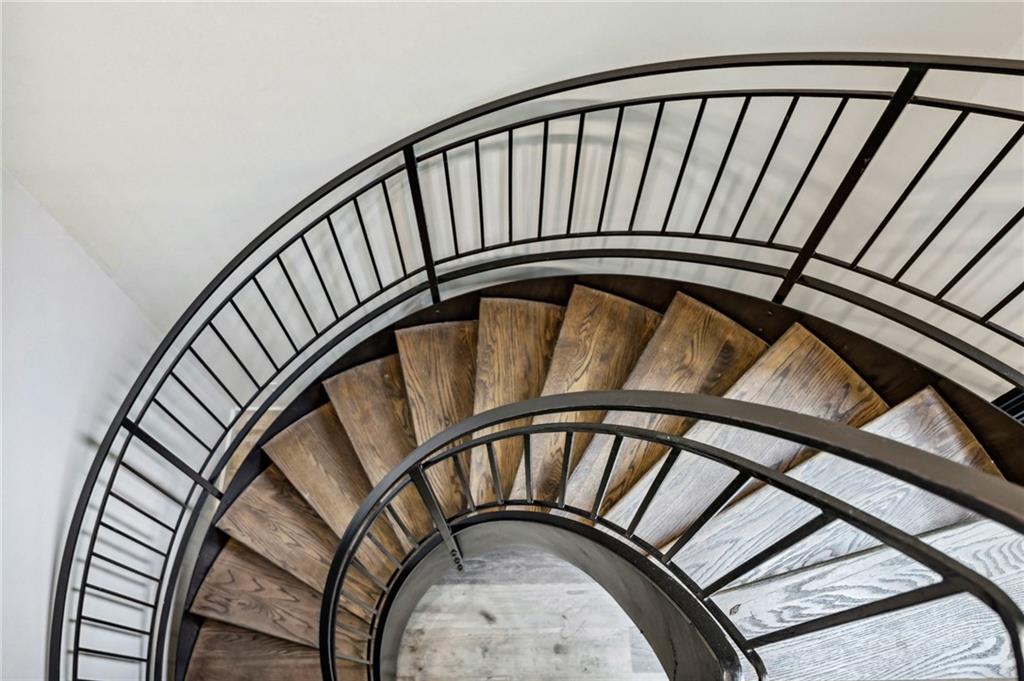 2605 Brookwood Drive NE