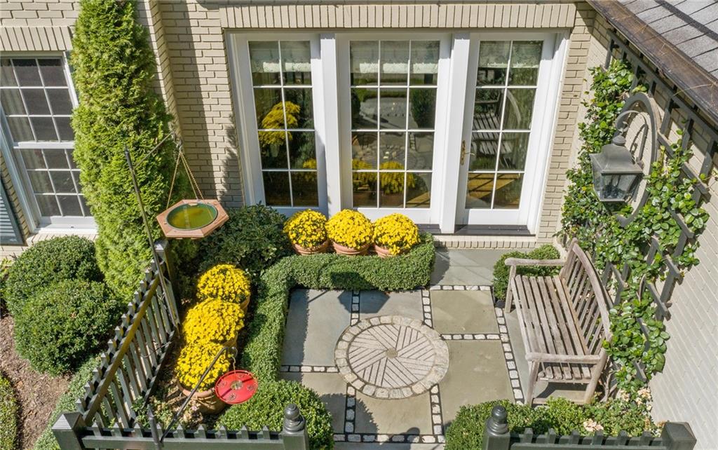 2582 Red Valley Road NW