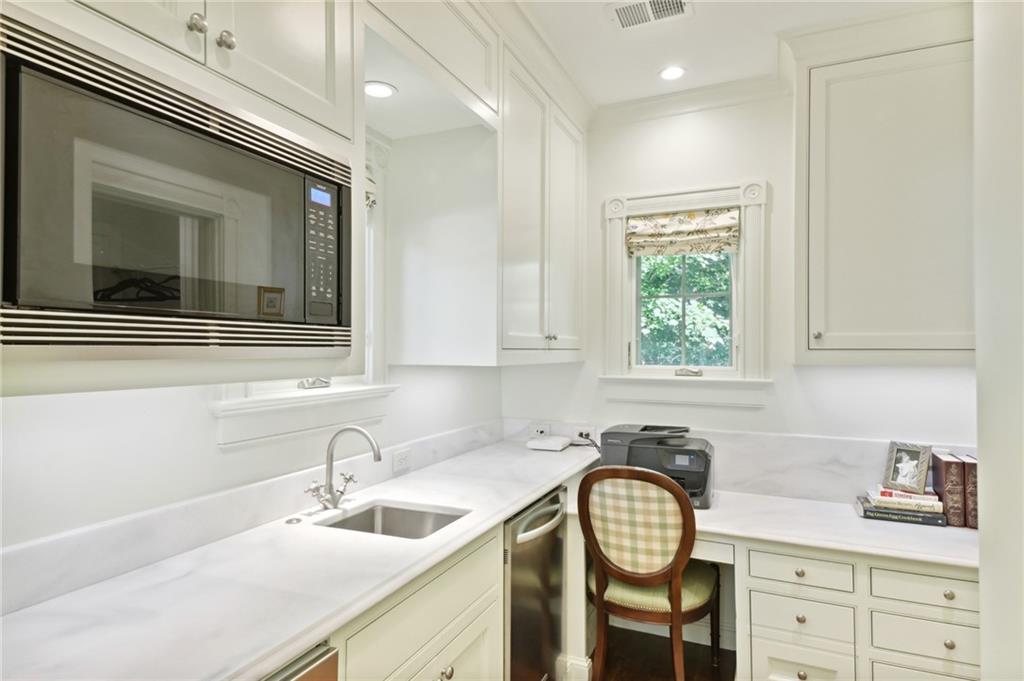 2582 Red Valley Road NW