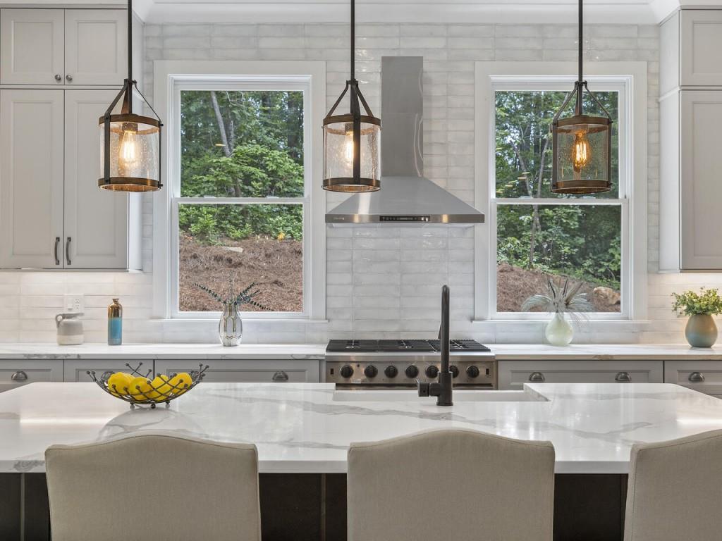 806 Lower Creighton Road