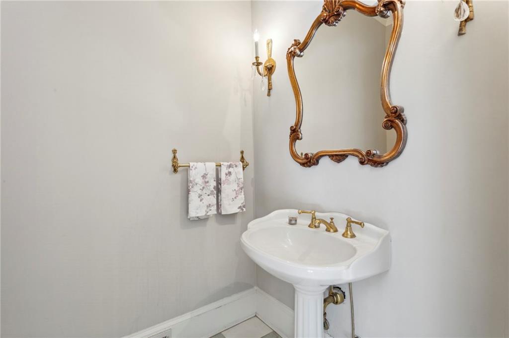 535 Mount Vernon Highway NW