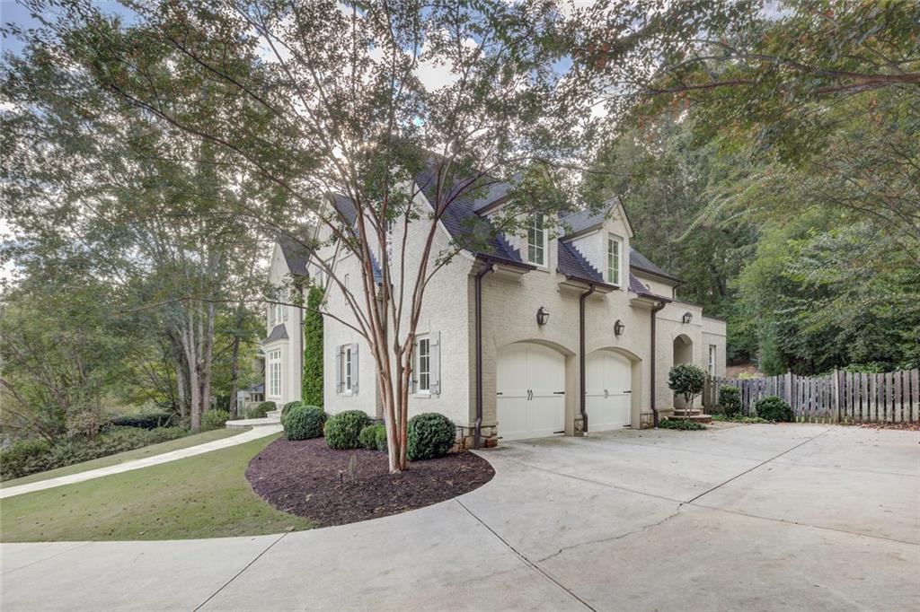 4200 Glengary Drive NE