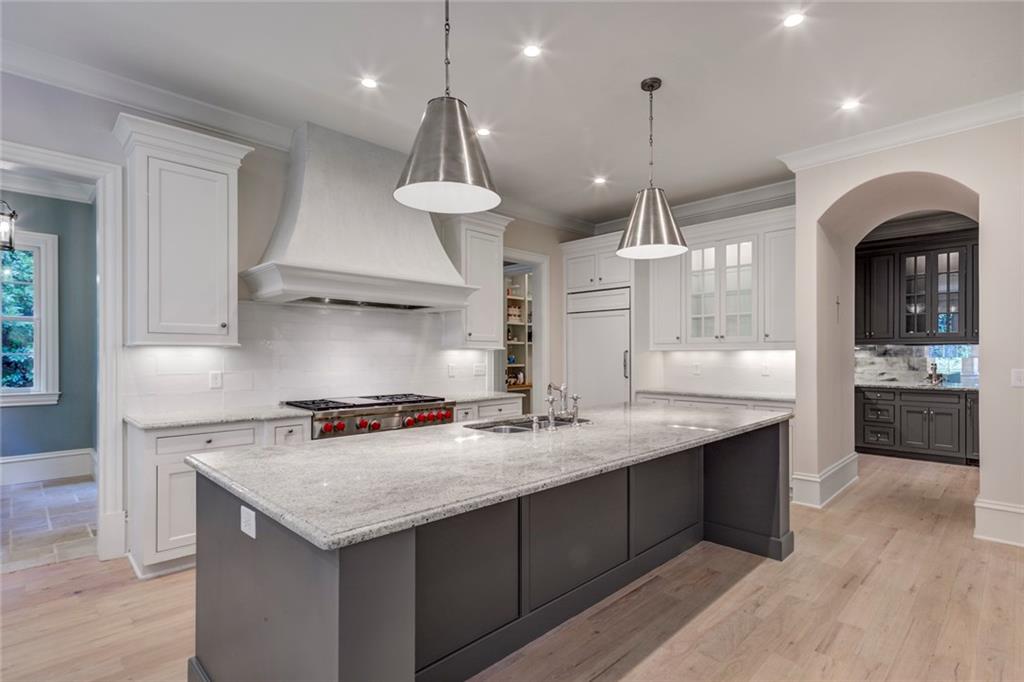 4200 Glengary Drive NE