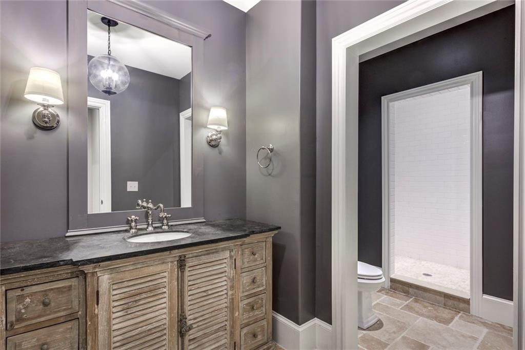 4200 Glengary Drive NE