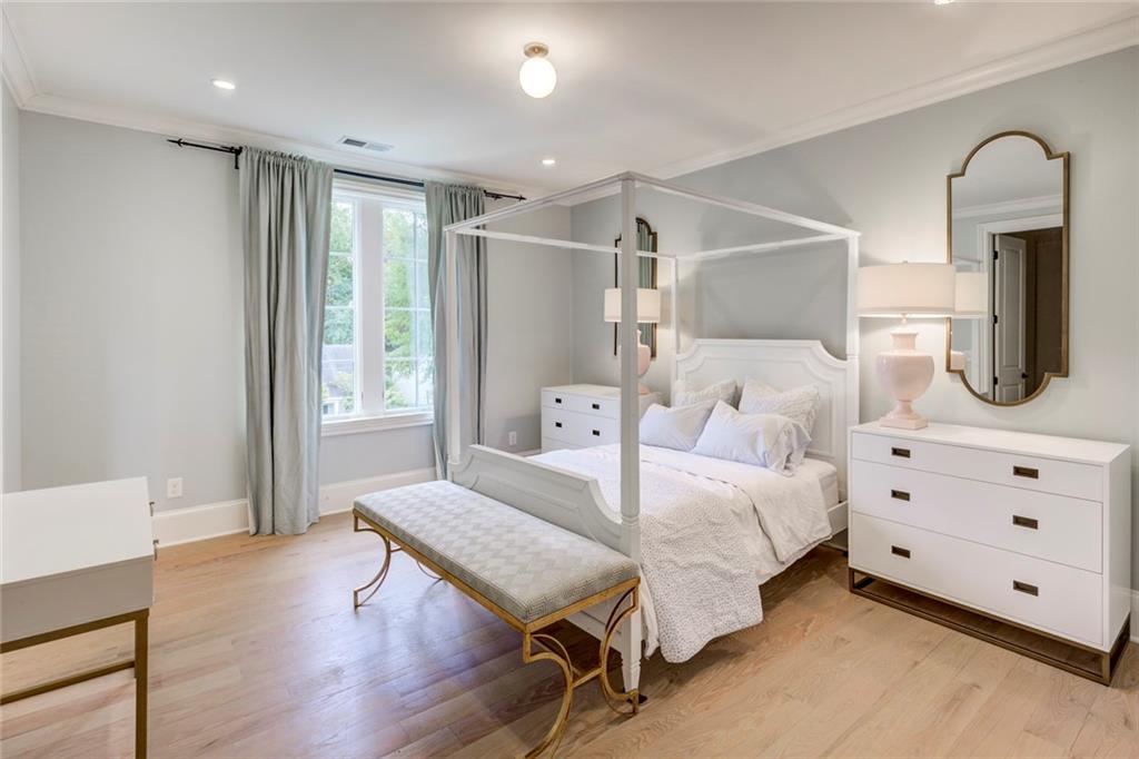 4200 Glengary Drive NE