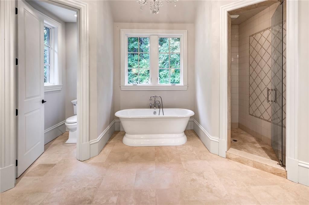 4200 Glengary Drive NE