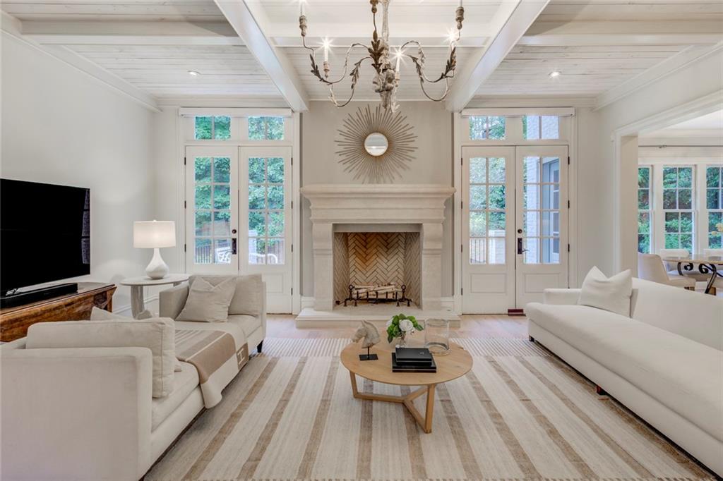 4200 Glengary Drive NE