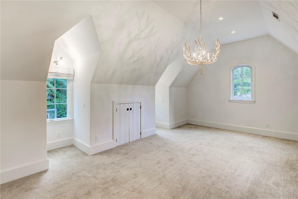 4200 Glengary Drive NE