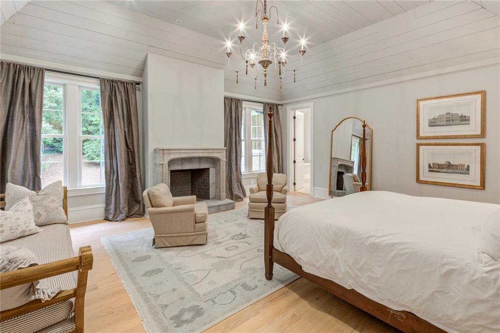 4200 Glengary Drive NE