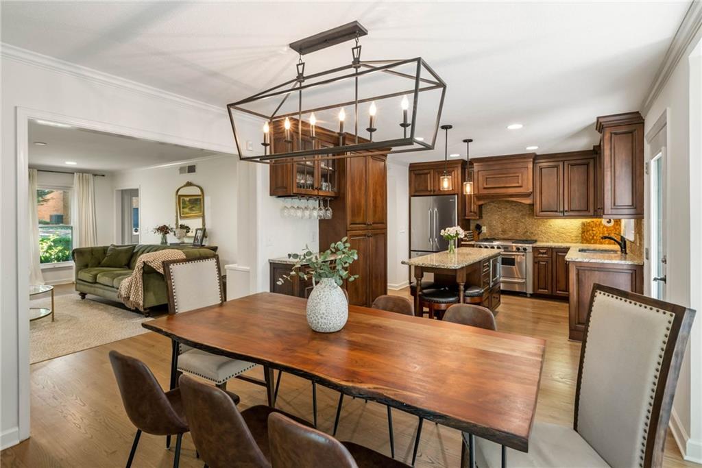 1136 Morningside Place NE