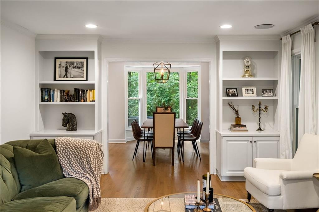 1136 Morningside Place NE