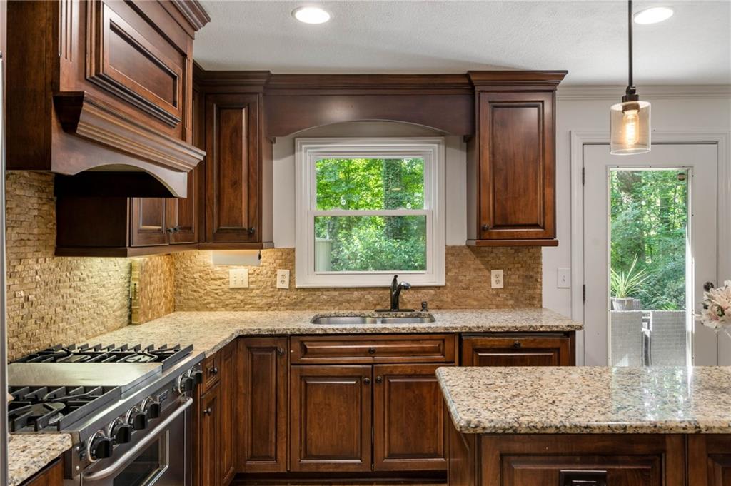 1136 Morningside Place NE