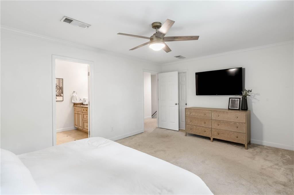 1136 Morningside Place NE