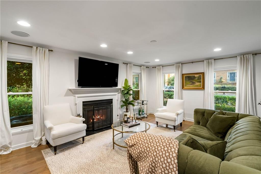 1136 Morningside Place NE